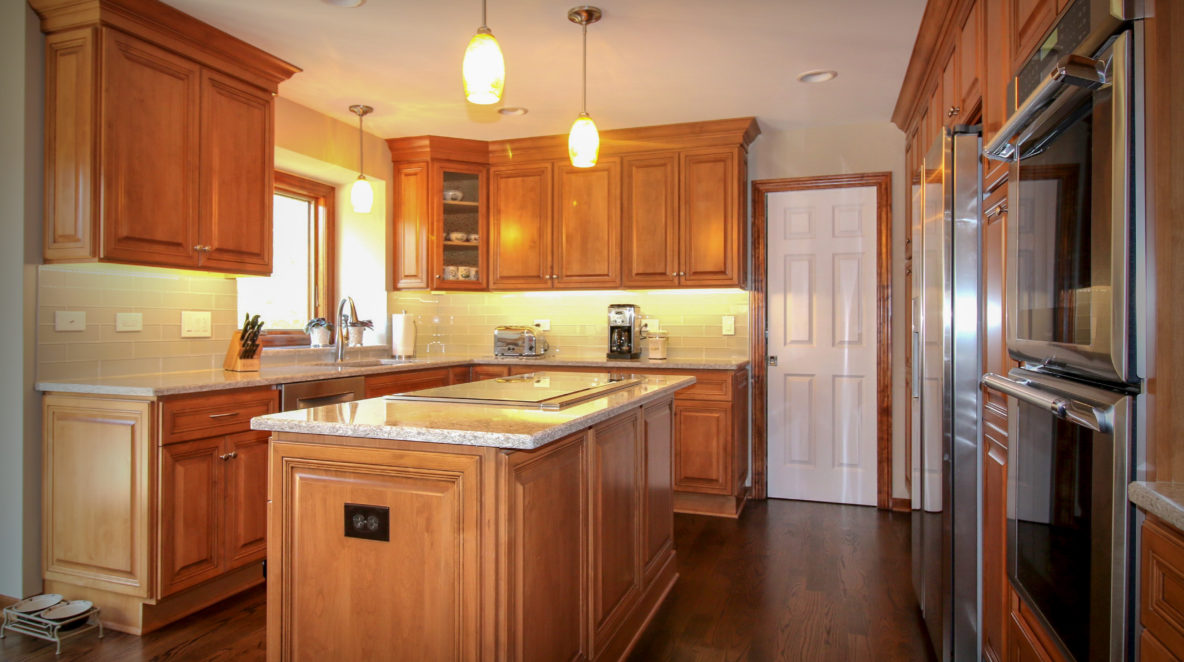 Kitchen Remodel with Cooktop in Island